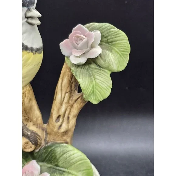 Royal Crown PORCELAIN BLUE JAY On Tree Branch MUSIC BOX Works Great 8" - Picture 4 of 15